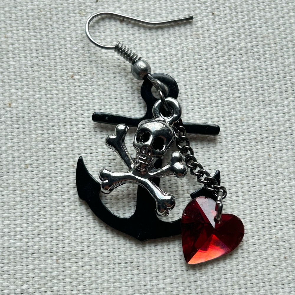 SPOOKY HALLOWEEN DROP 🎃💀🩷 Earrings 2 for 20$!!! - Picture 2 of 3